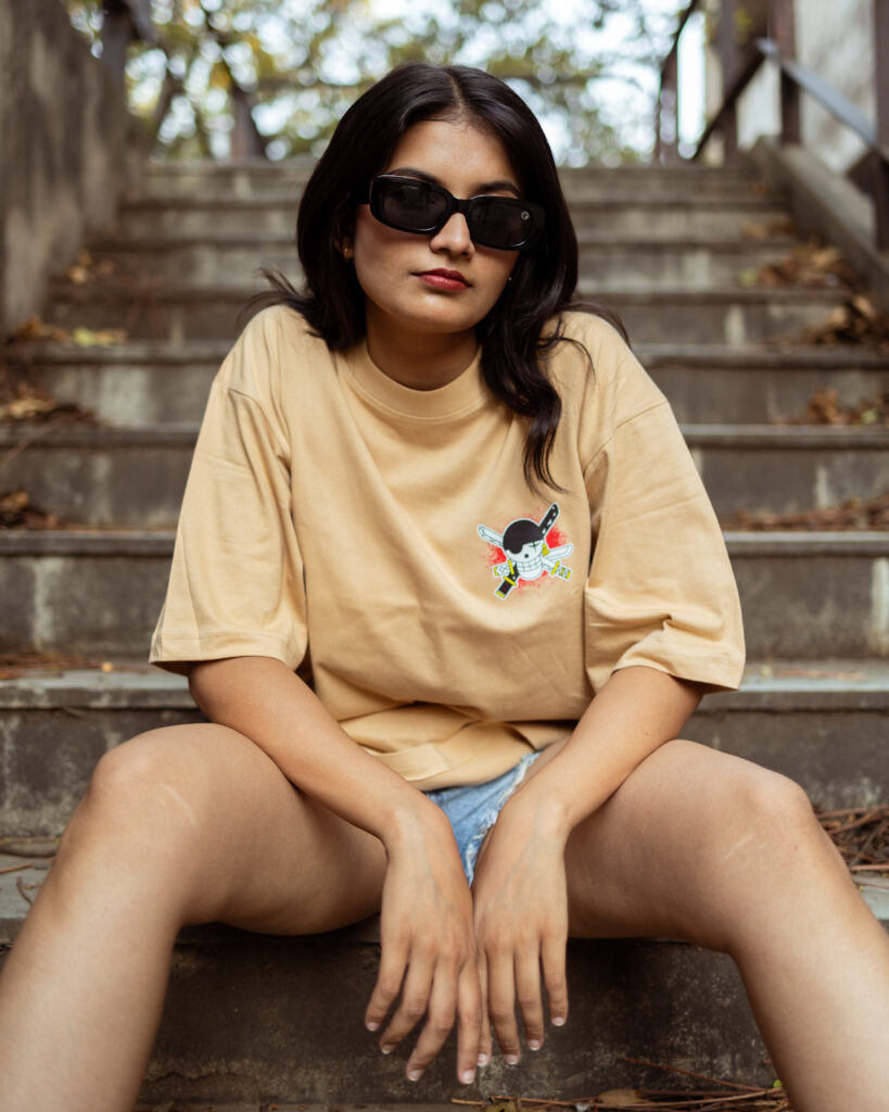 Girl wearing Zoro t-shirt