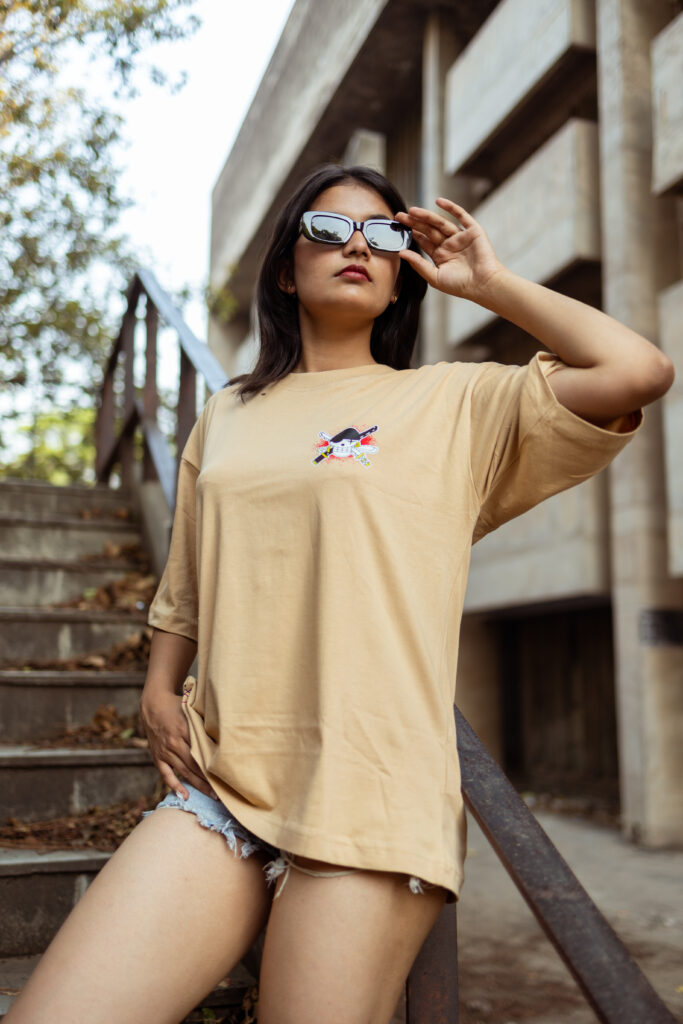 Girl wearing Zoro t-shirt